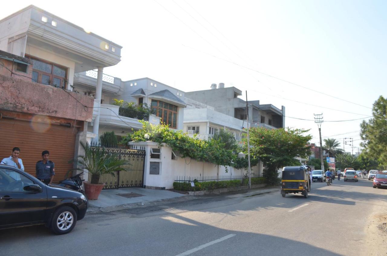 Sandy'S Homestay Jammu Esterno foto