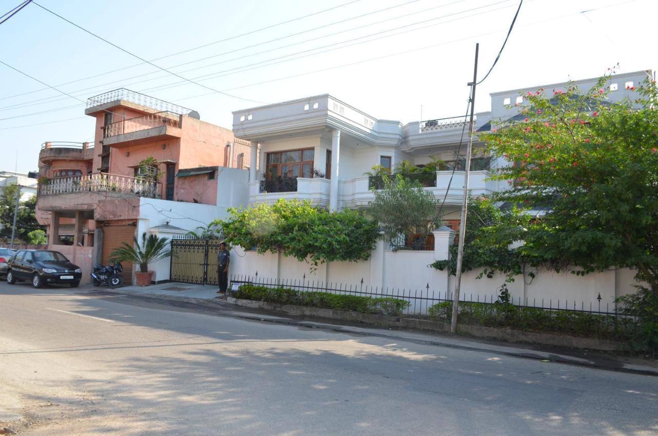 Sandy'S Homestay Jammu Esterno foto