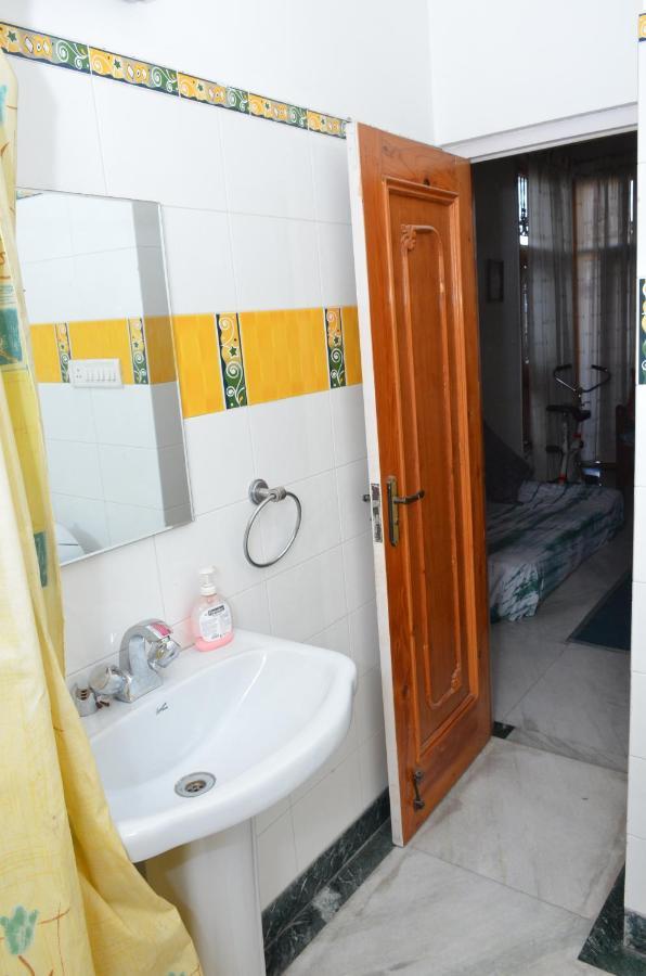Sandy'S Homestay Jammu Esterno foto